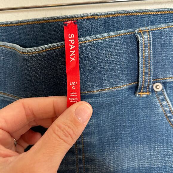 NWT Spanx Flare Jeans Vintage Indigo - Picture 3 of 5